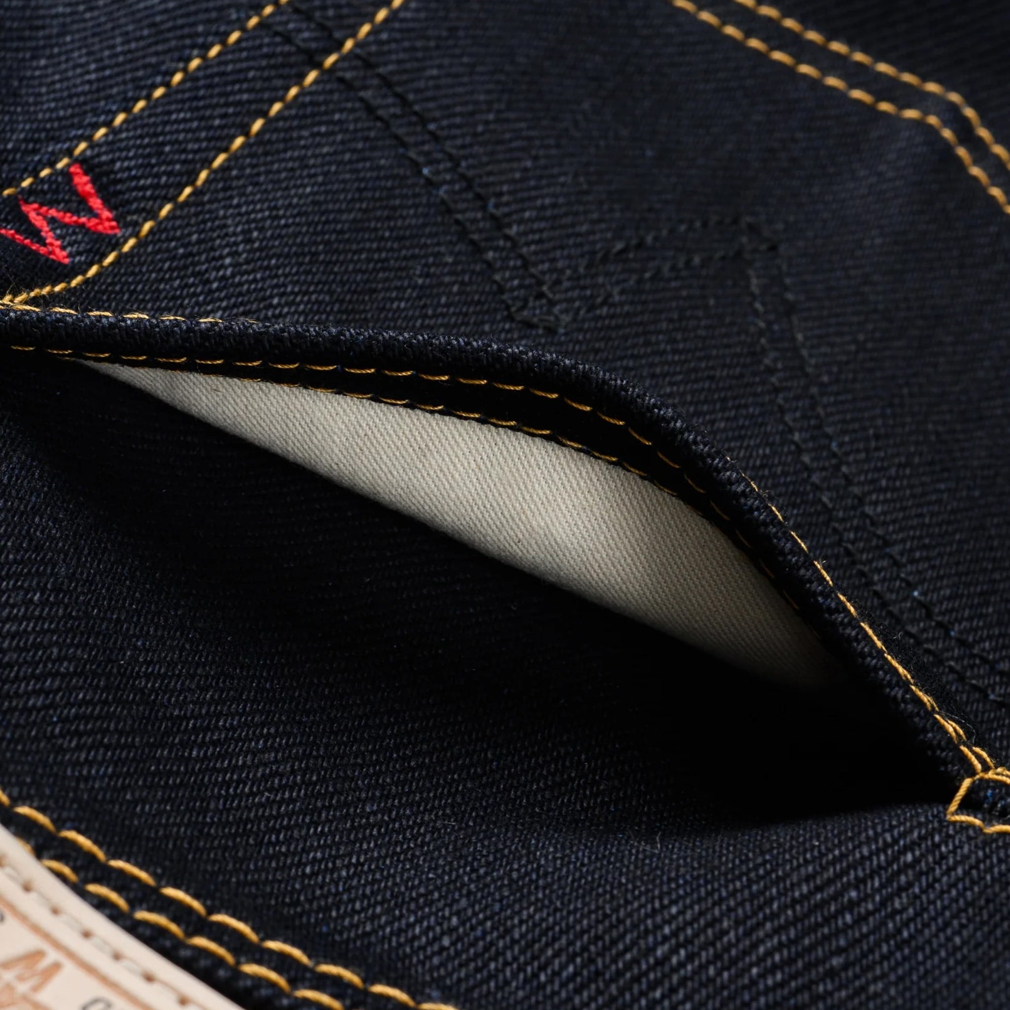 IH-888-XHSib 25oz Selvedge Denim Medium/High Rise Tapered Cut Jeans - Indigo/Black